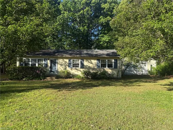 6842 Ashley St, Hayes, VA 23072