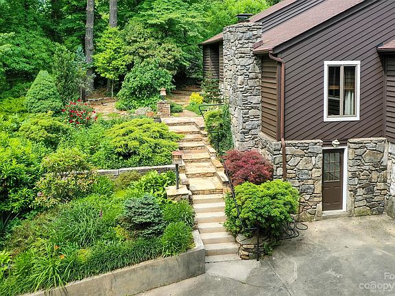2nd image of 223 Mountain View Dr