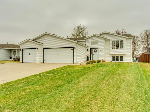 4443 Turnbow Ln, Bismarck, ND 58503