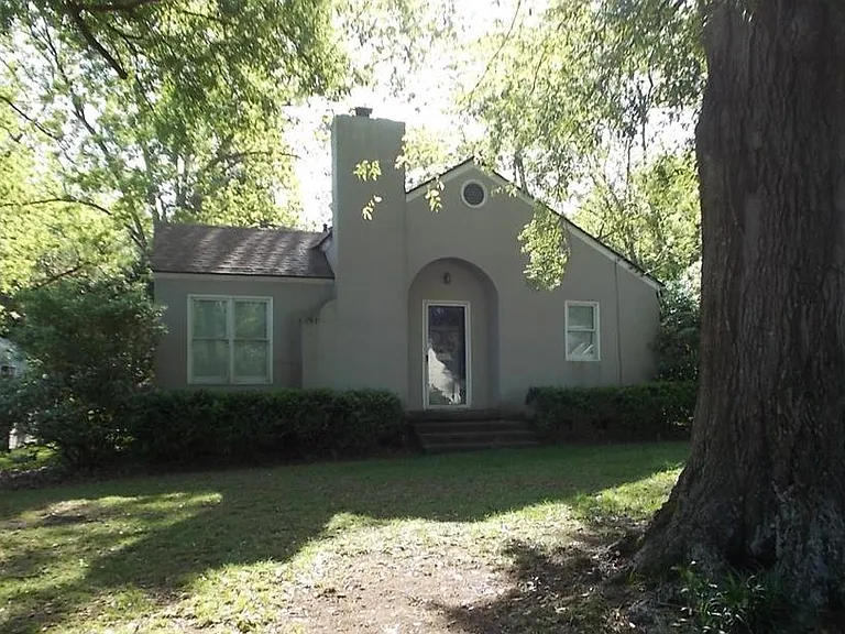 1020 Hancock Dr — Photo 11