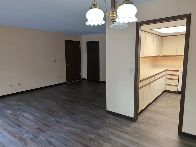 242 W Slade St — Photo 8
