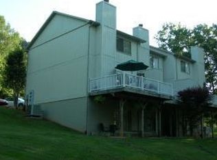 112 Point Shore Dr, Piney Flats, TN 37686