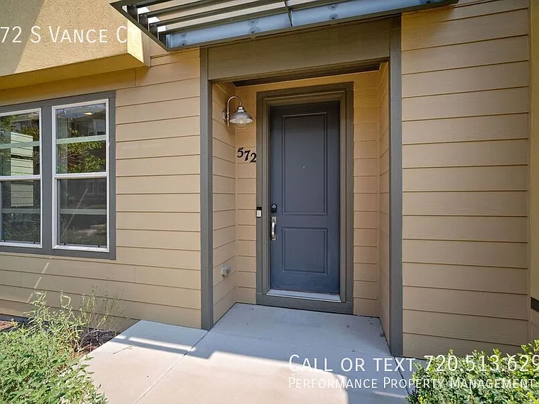 572 S Vance Ct — Photo 4
