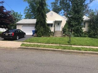 8 Bonnie Ln, Colonia, NJ 07067