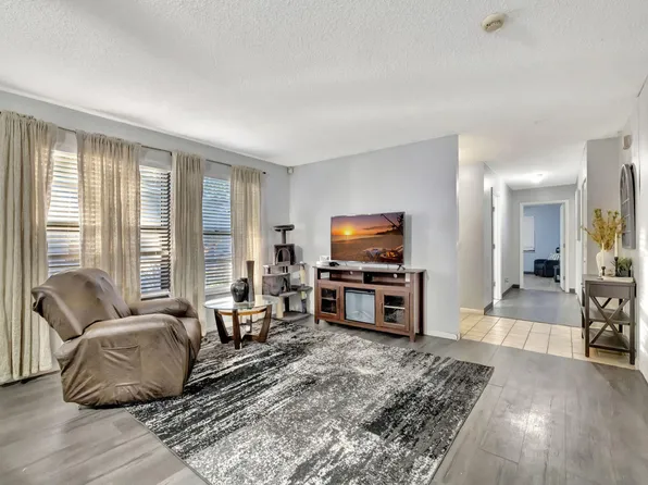 2080 Colonial Road #1, Fort Pierce, FL 34950