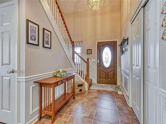 3rd image of 74 Carrie Marie Ln