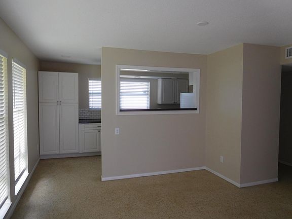 5th image of 619 20th Pl SW