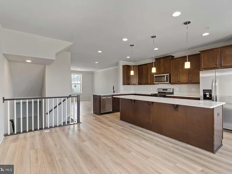 1727 Evansberry Dr — Photo 10