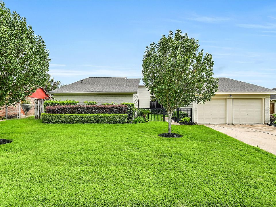 1st image of 5206 Appleblossom Ln