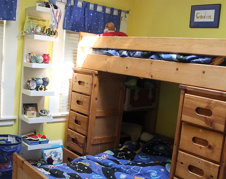 Kids' bedroom or second bedroom