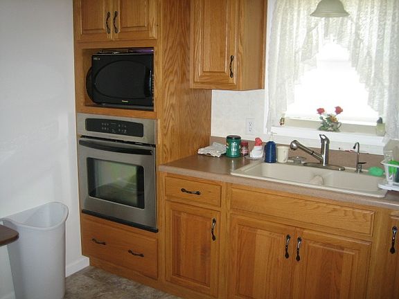 2nd image of 810 Shelby St