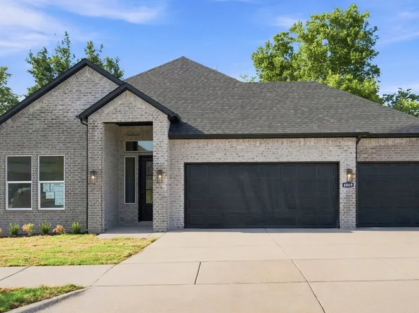 4824 W Succulent St, Fayetteville, AR 72704