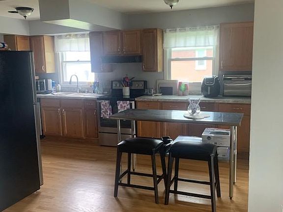 3rd image of 4690 N 126th St
