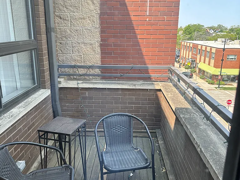 1649 W Cortland St #401 — Photo 8