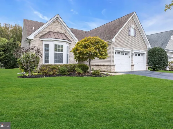 8 Barbados Ct, Hamilton, NJ 08691