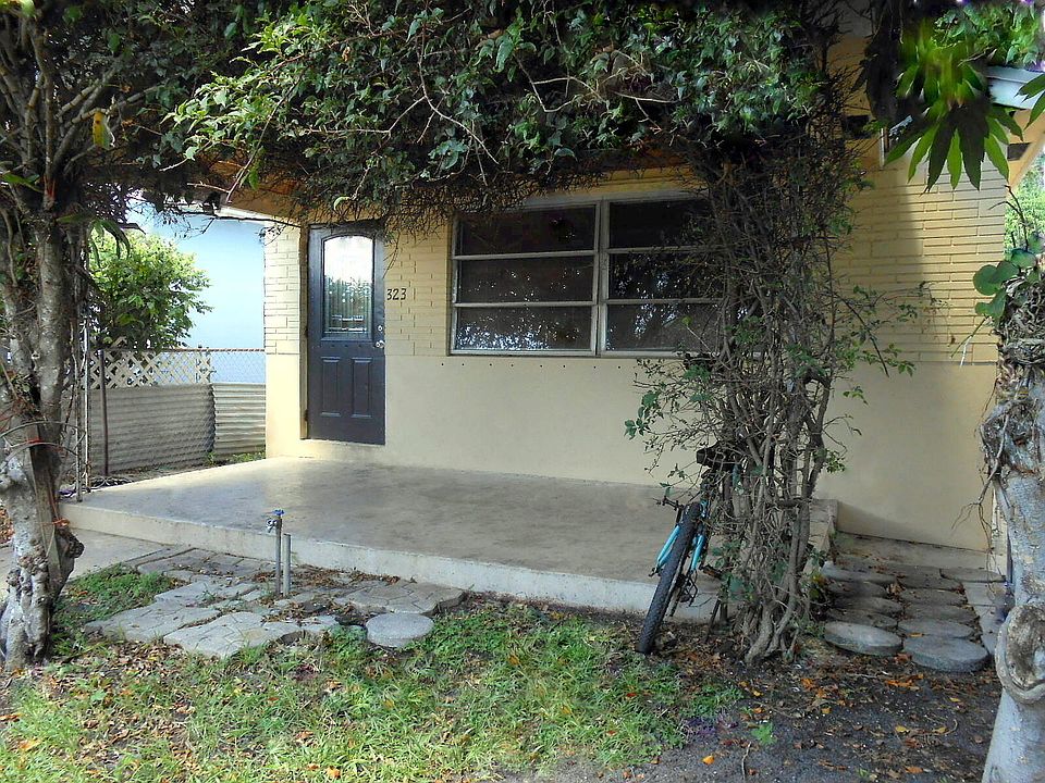 1st image of 323 S D Street
