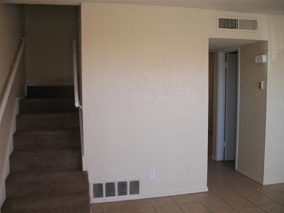 4th image of 3331 Lincoln Ave
