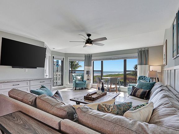 4th image of 2051 NE Ocean Boulevard #25