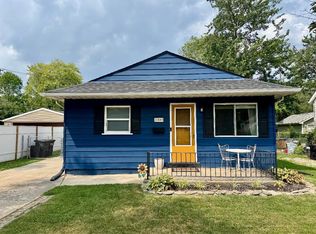 20889 Ridgemont Rd, Harper Woods, MI 48225