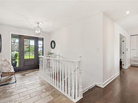 5th image of 7196 McNiven Rd