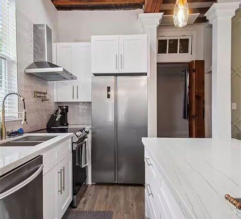 4th image of 909 N Derbigny St