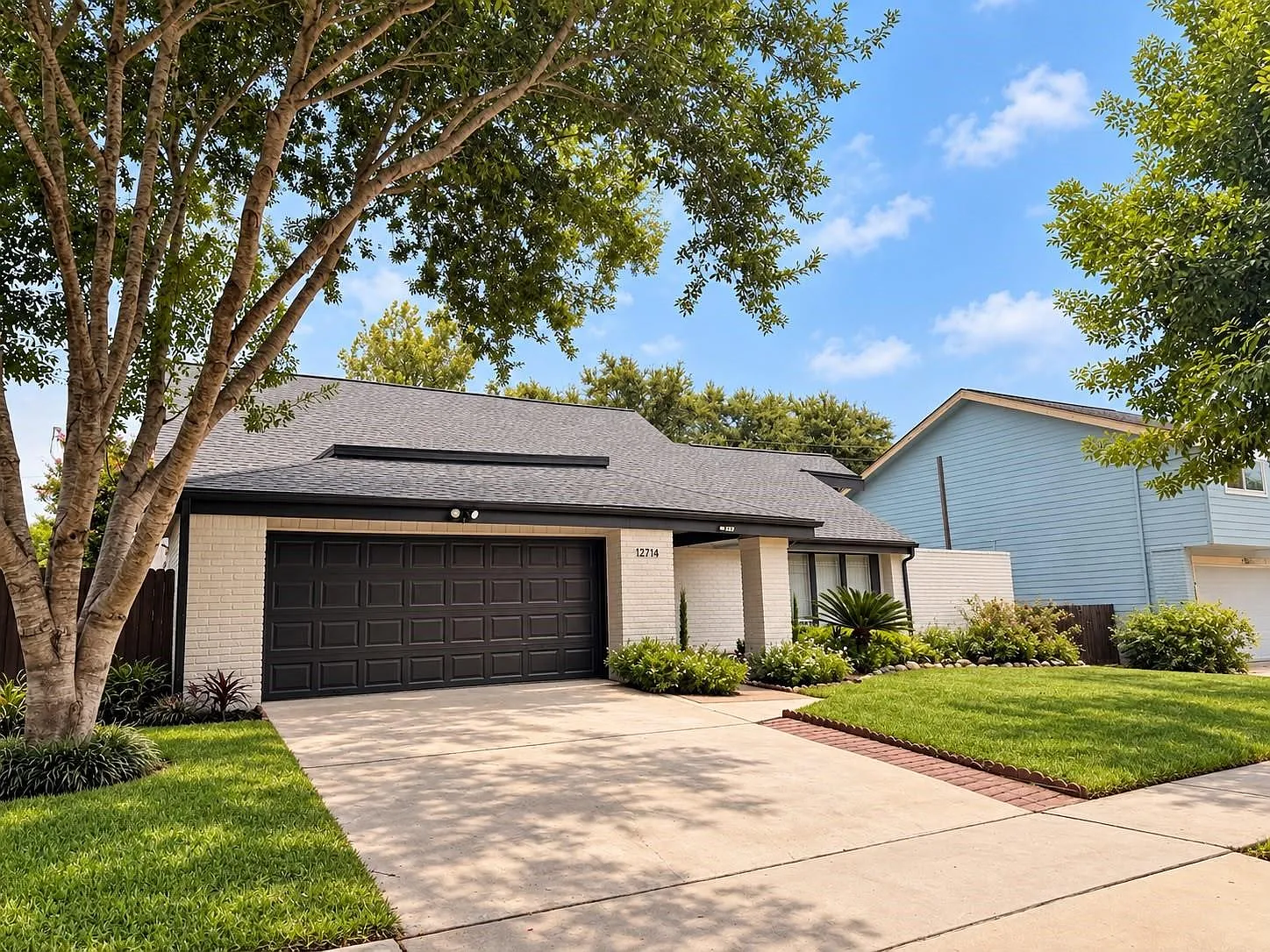 5 bed, 3.0 bath, 2989 sqft, $2,850 — Photo 1