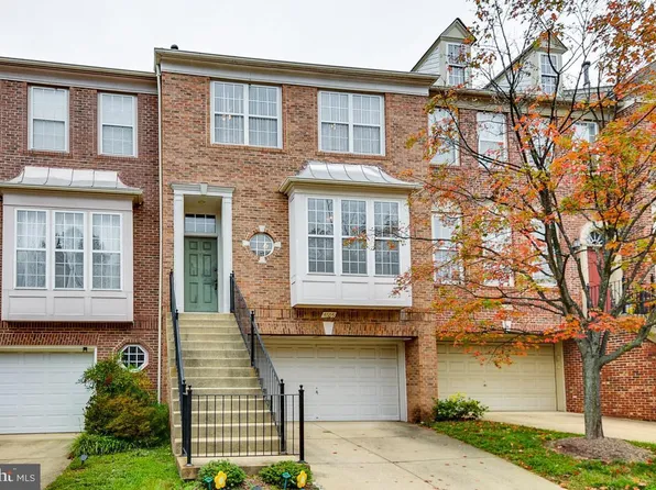 4605 Fair Valley Dr, Fairfax, VA 22033