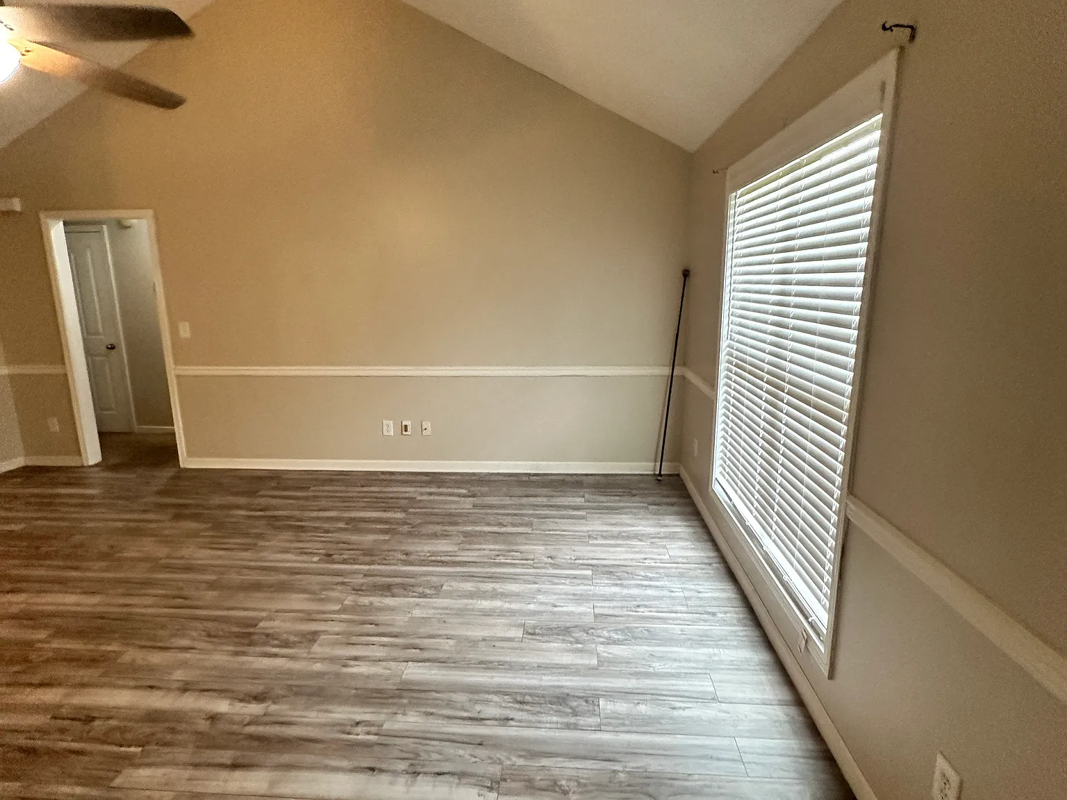 3 bed, 1444 sqft, $1,800 — Photo 2