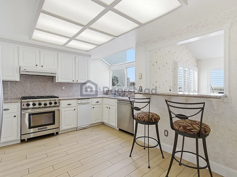 145 Shoreline Dr — Photo 12