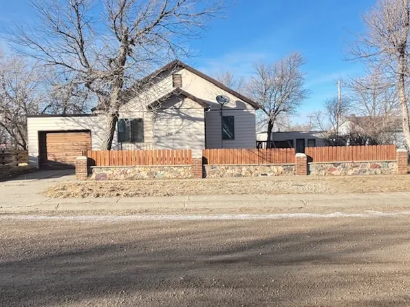 109 S 4th St, Sunburst, MT 59482