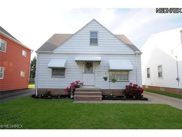 20951 N Vine Ave photo 1