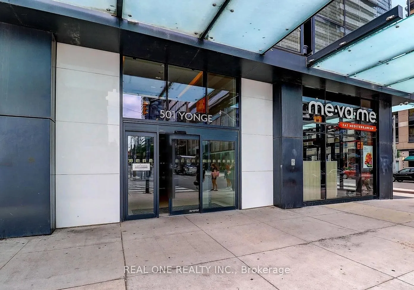 Teahouse Condos — Photo 3