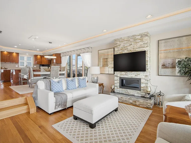 815 E Brigantine Ave #7 — Photo 4