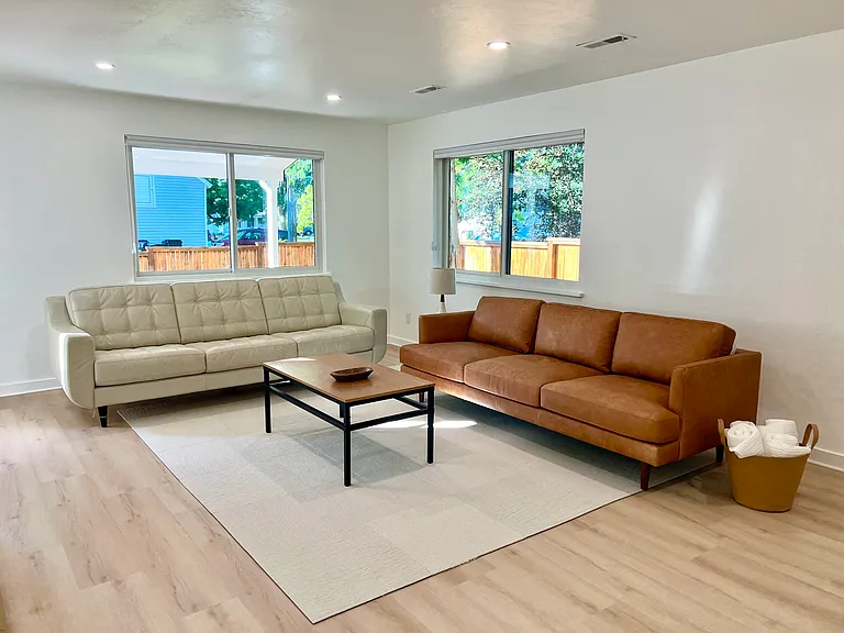1804 Mapleton Ave — Photo 3