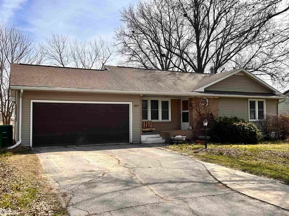 307 S East St, Bloomfield, IA 52537