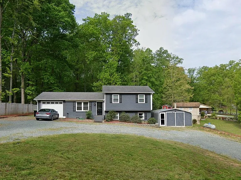 7010 Sorrell Ln — Photo 1