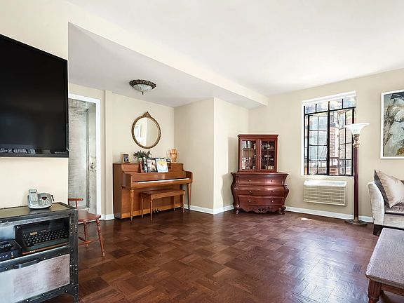 5th image of 324 E 41st St Penthouse 3C