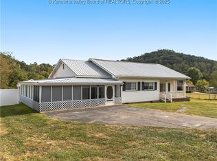 5108 Us Highway 60, Hurricane, WV 25526
