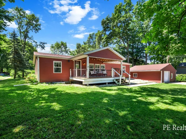 48 Earlson Dr, Sparta, MI 49345