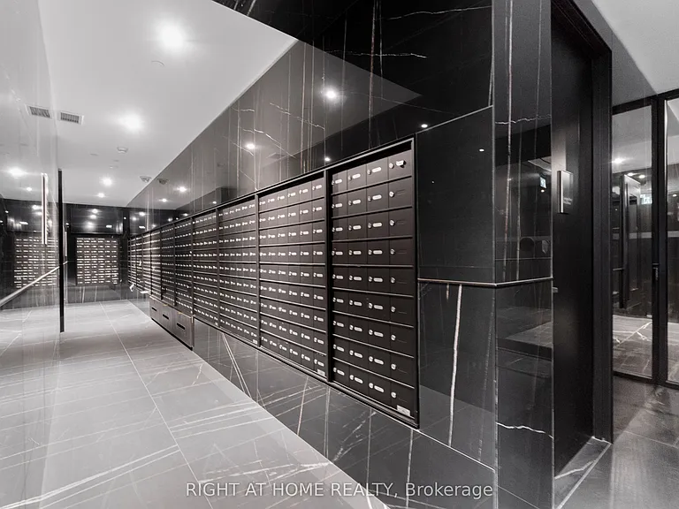 11 Yorkville Ave #2113 — Photo 5