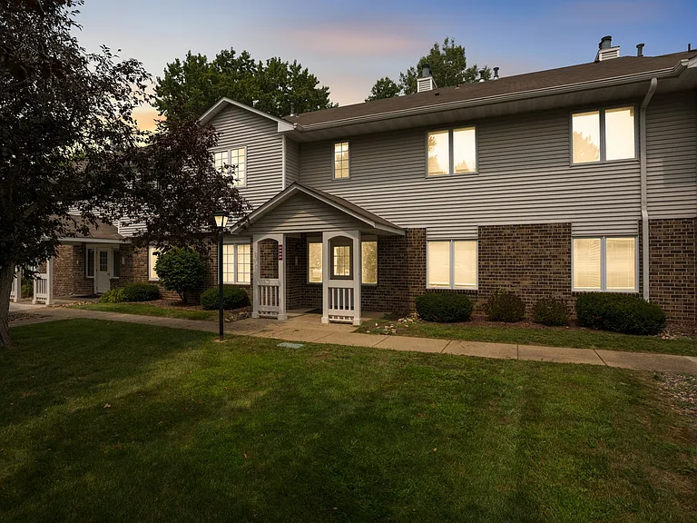 3575 Blue Jay Way — Photo 3