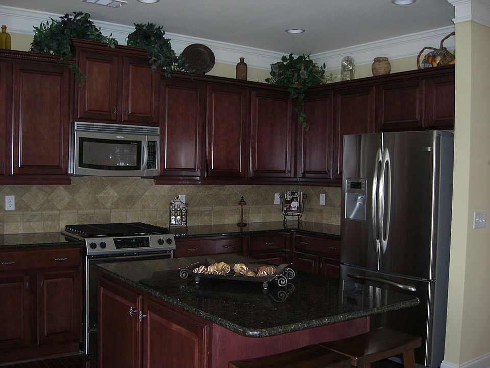 2nd image of 224 Abbey Gardens Ln