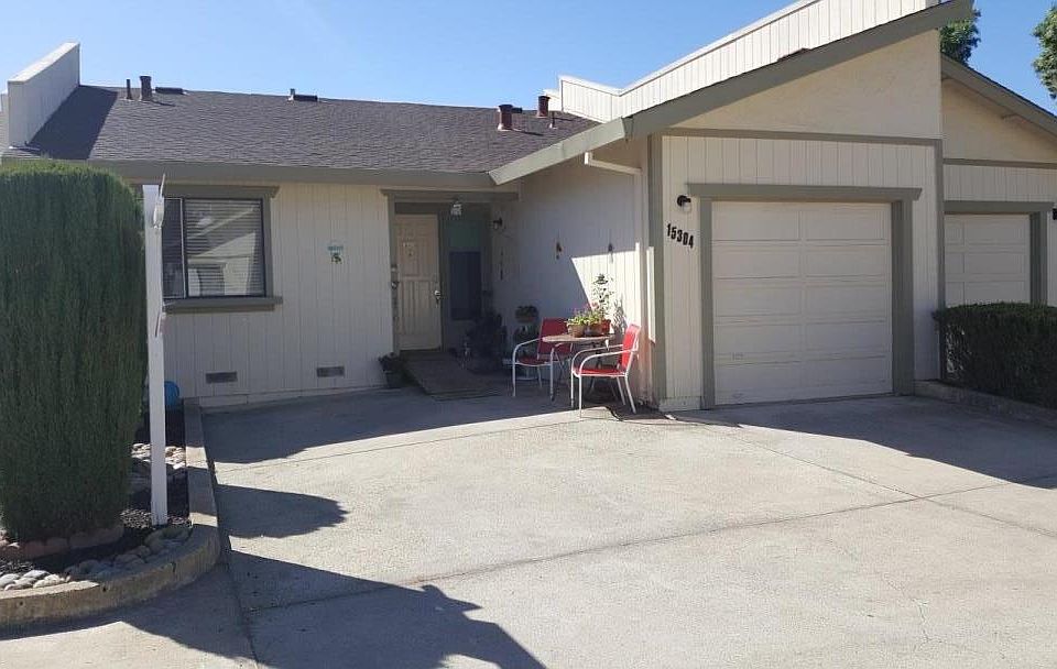 1st image of 15304 Calle Enrique