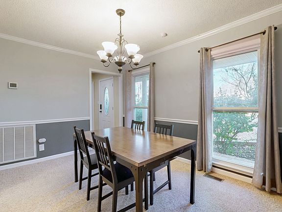 4th image of 404 Boscobel Ct