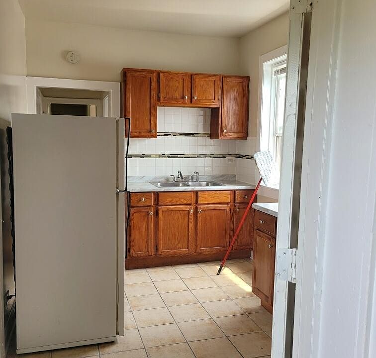 1st image of 6652 S Maryland Ave #3