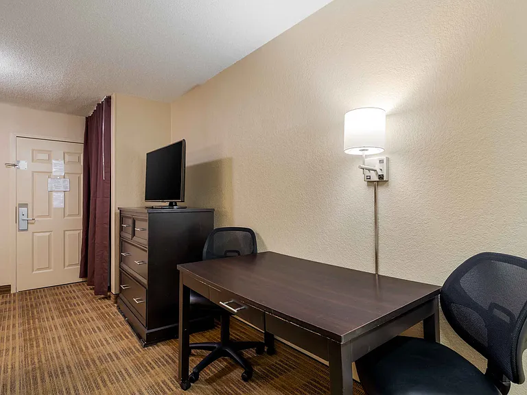 Studio Suite - 1 Queen Bed