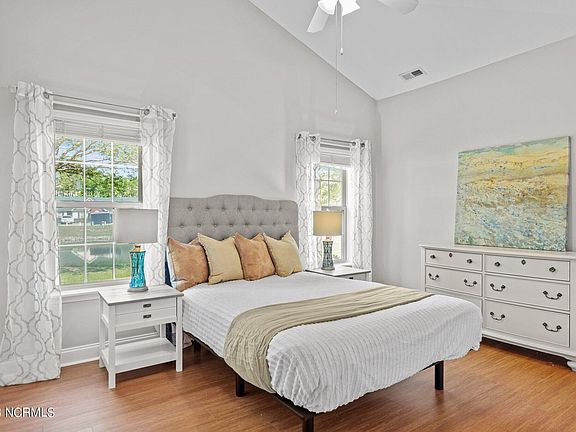 5th image of 1501 Honeybee Ln