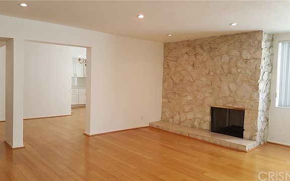 4th image of 419 N Oakhurst Dr Unit 202
