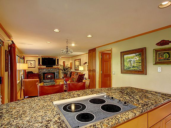 4th image of 15926 SE 48th Dr