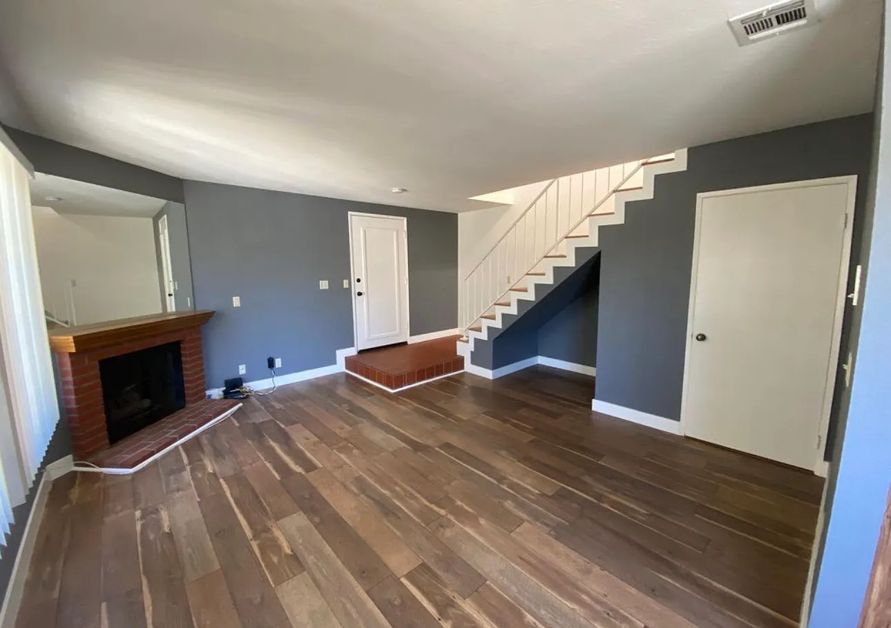 1 bed, 1.5 bath, 900 sqft, $2,300 — Photo 2